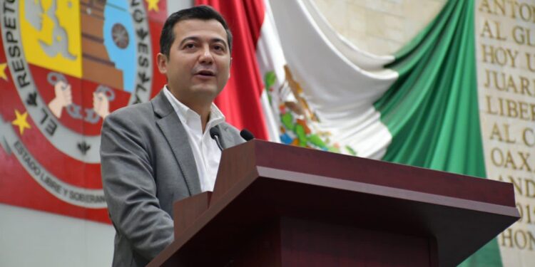 Legislador Luis Alfonso Silva Romo plantea que programas sociales sean constitucionales