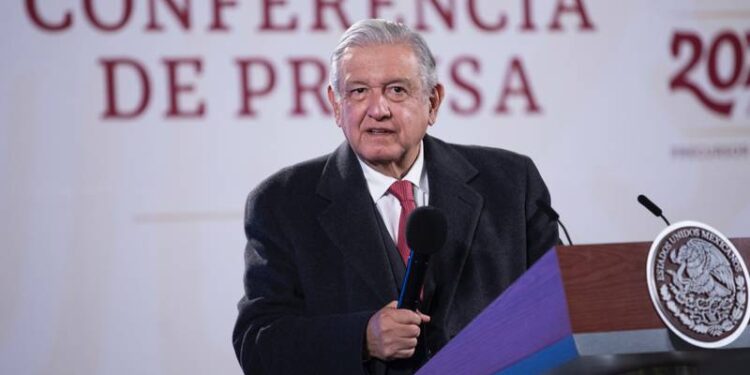 AMLO anuncia nueva gira para informar sobre reforma eléctrica