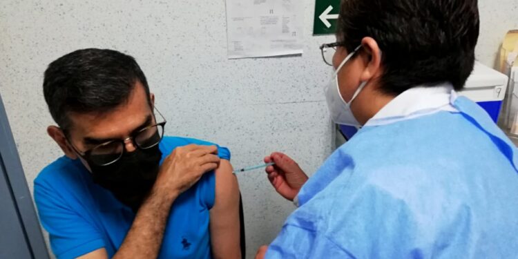 Exhorta SSO a población vacunarse contra la influenza para prevenir complicaciones