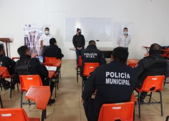 Inician policías municipales curso básico de inglés.