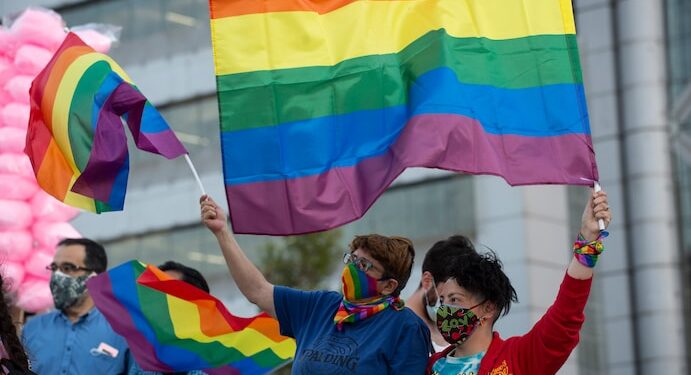 Opinión: Salí del clóset con mi familia en fin de año. Esto fue lo que aprendí.