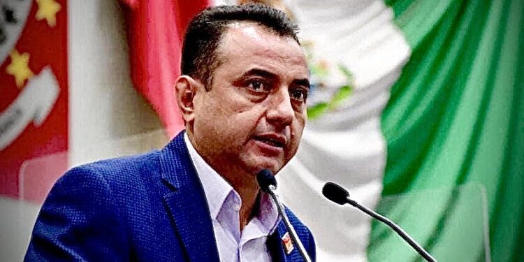 Presenta diputado Noé Doroteo Castillejos reforma a Ley Orgánica Municipal de Oaxaca