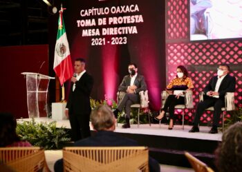 Toma protesta AMH a miembros de la mesa directiva 2022-2023 de la Asociación de Turismo de Reuniones Capítulo Oaxaca