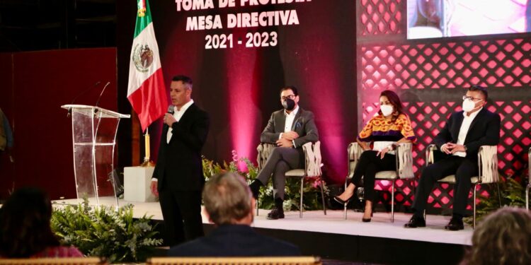 Toma protesta AMH a miembros de la mesa directiva 2022-2023 de la Asociación de Turismo de Reuniones Capítulo Oaxaca