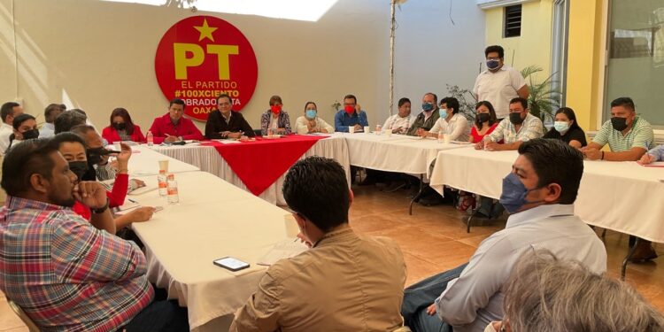 Como integrante de Coalición, PT Oaxaca valida precandidatura de Salomón Jara