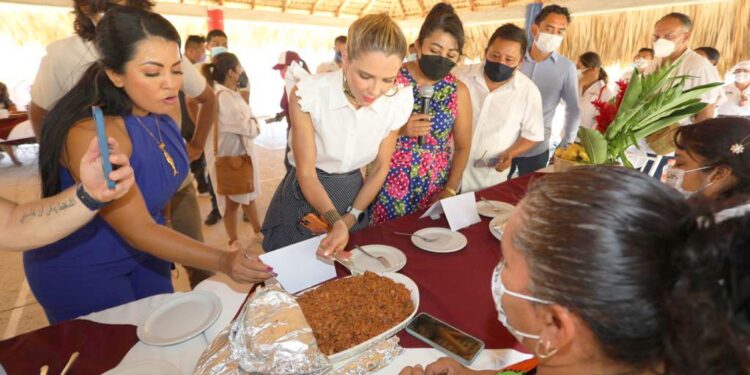 La región de la Costa recibe apoyos por parte del DIF Estatal Oaxaca