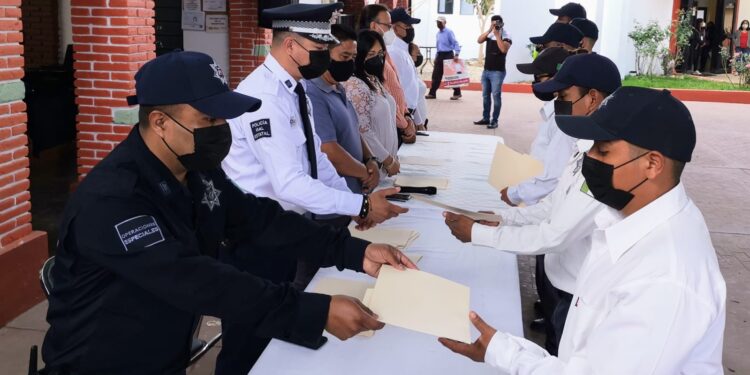 Capacita SSPO a elementos de la policía municipal de San Jacinto Amilpas en materia de vialidad