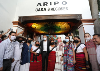 Visitan AMH e IMM la “Casa Ocho Regiones”