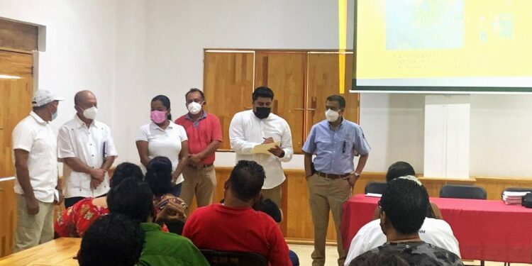 Imparte IEEPO capacitación a 55 escuelas de la Costa sobre el plan escolar de protección civil