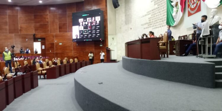 Demanda 65 Legislatura a Semovi, cumplir con las medidas sanitarias en el transporte público