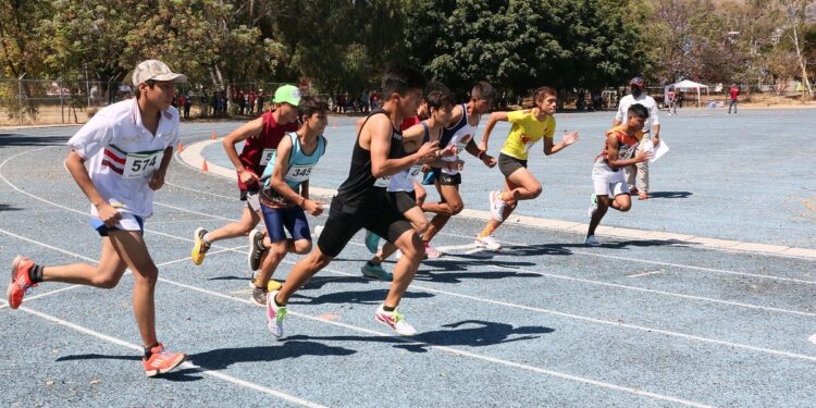 El atletismo oaxaqueño asiste al macro regional en Mérida  con una delegación histórica
