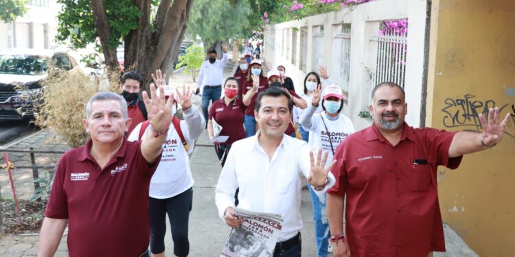 Llega el mensaje de esperanza de Salomón Jara al Mercado “Hidalgo”