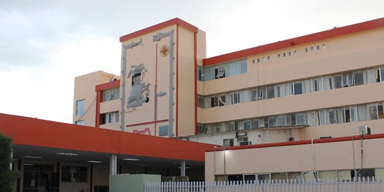 Cumple hospital Aurelio Valdivieso 57 años salvando vidas: SSO