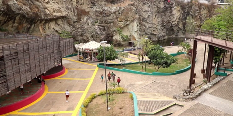 Descubre la historia y los secretos de la Ciudad de las Canteras