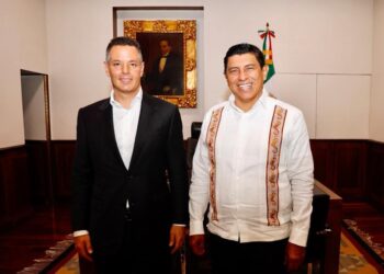 Se reúne el gobernador electo Salomón Jara con el gobernador Alejandro Murat Hinojosa