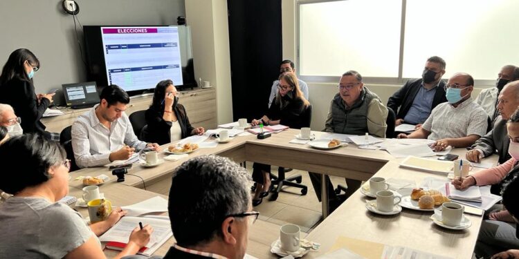 Encabeza IEEPCO mesa de seguridad por elecciones en Sistemas Normativos Indígenas