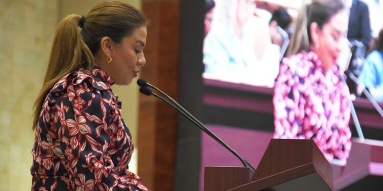 Exige diputada Adriana Altamirano rendición de cuentas, transparencia y resultados