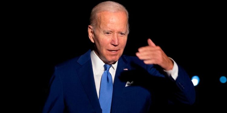 Biden da positivo a Covid-19, pero seguirá trabajando: Casa Blanca