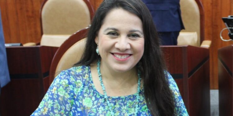 Naty Díaz propone modificar Ley de Adquisiciones para combatir   posibles actos de corrupción