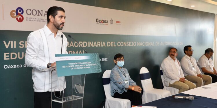Sesiona en Oaxaca el Consejo Nacional de Autoridades de Educación Normal