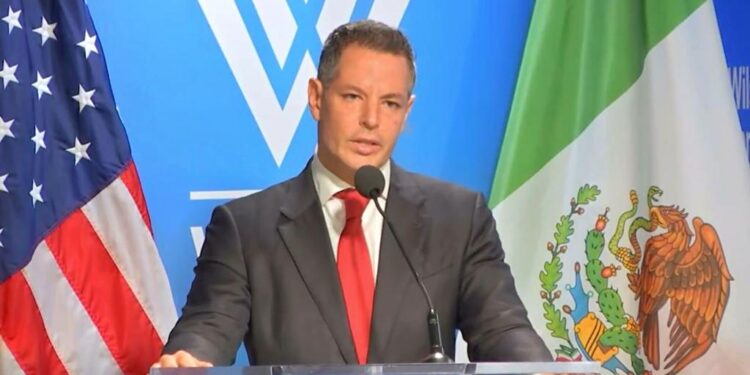 Presenta Alejandro Murat estrategias para la disminución de la pobreza en el Wilson Center de Washignton DC