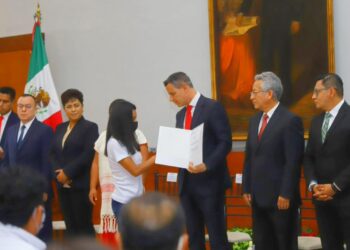 Entrega Alejandro Murat boletas de libertad a personas indígenas de escasos recursos