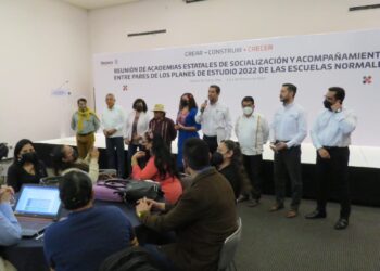 Realizan el IEEPO y Escuelas Normales reunión&nbsp;de academias estatales de socialización