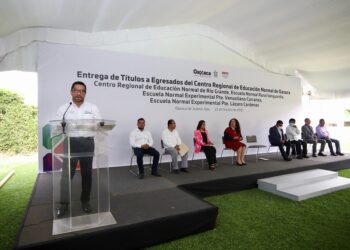 Realiza el IEEPO entrega de 555 títulos profesionales a egresados de Escuelas Normales y de la UPN