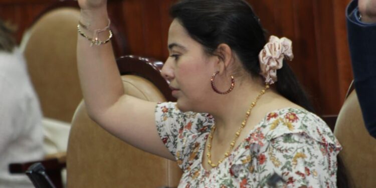 Naty Díaz propone al Congreso nueva ley para la prevención y atención del cáncer de mama