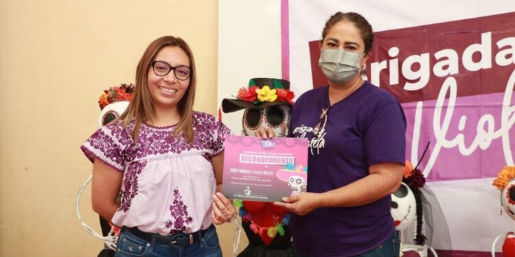 Continúa Brigada Violeta impulsando capacitación y empoderamiento de las mujeres en agencias de Oaxaca de Juárez