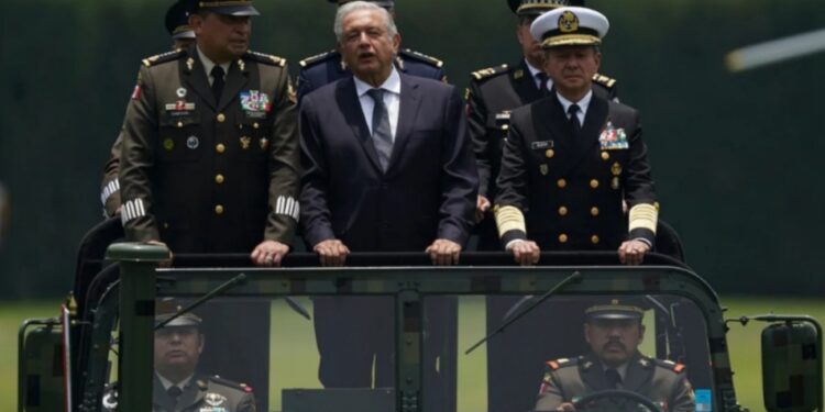 Opinión  AMLO quiere minimizar las revelaciones de Guacamaya, pero son gravísimas