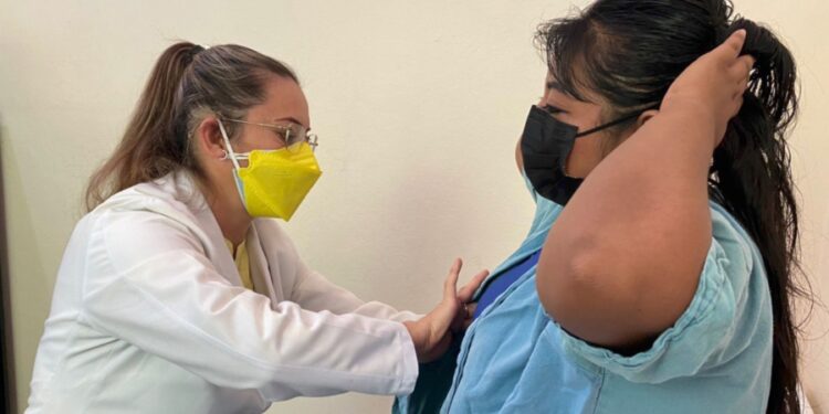 Fomenta SSO las revisiones periódicas para detectar oportunamente el cáncer de mama