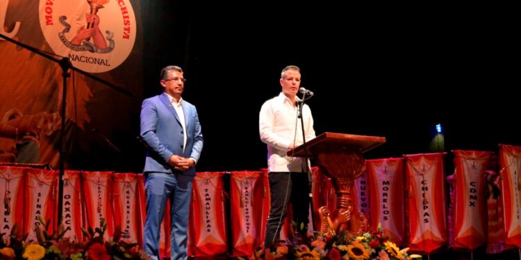 Alejandro Murat presente en el VI Concurso de Folclor Internacional Movimiento Antorcha Nacional