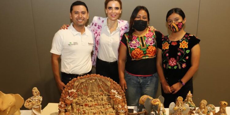 En estos 6 años, hemos brindando certeza jurídica a familias oaxaqueñas con la entrega de títulos de propiedad: IMM