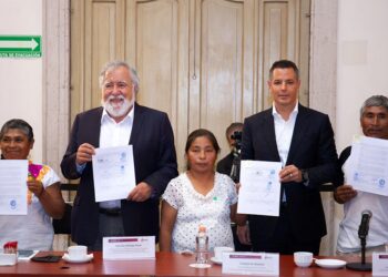 Firma del Acuerdo de Paz entre las comunidades de Zimatlán de Lázaro Cárdenas y San Sebastián Nopalera de Oaxaca
