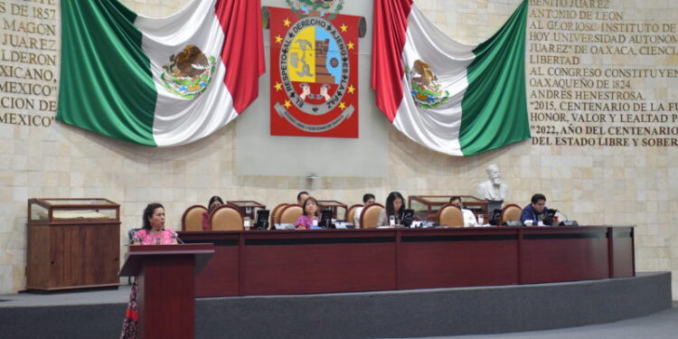 Agilizar tránsito de migrantes varados en Oaxaca, solicitan en el Congreso local