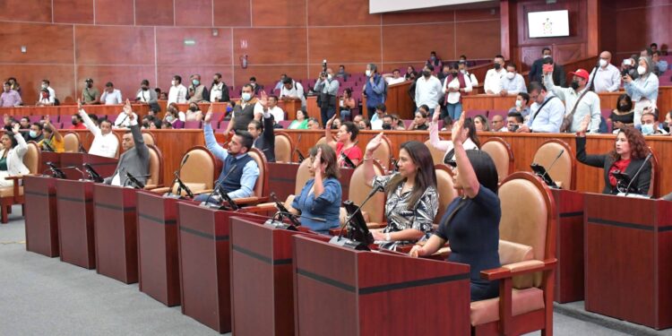 Exigen a Fiscal de Oaxaca esclarecer feminicidios