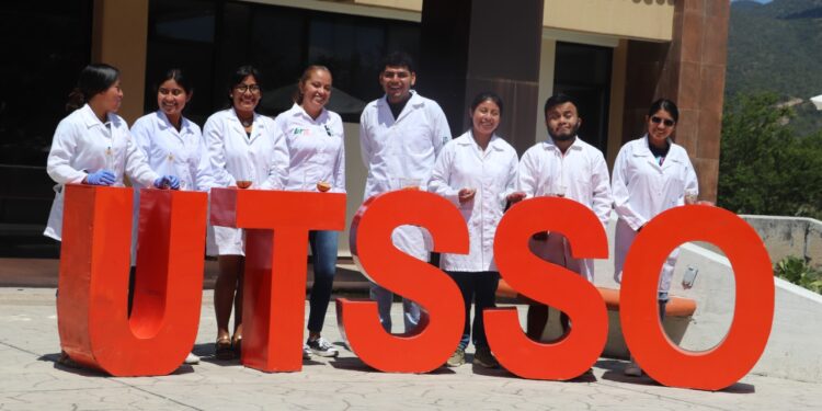 Participan jóvenes de la UTSSO en concurso