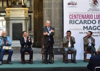 Asiste Alejandro Murat a la Ceremonia con motivo del Centenario Luctuoso de Ricardo Flores Magón en Ciudad de México