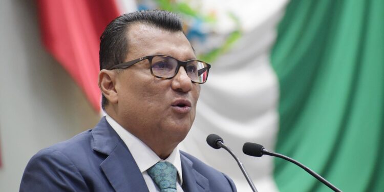 Desde el Poder Legislativo trabajamos por Oaxaca: Samuel Gurrión Matías