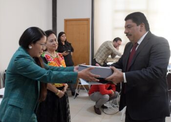 Recibe Congreso Sexto Informe de Gobierno del Estado, para su análisis y discusión