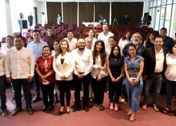 Reprueban congresistas falta de apoyo a mezcaleros por parte de la Secretaría de Economía