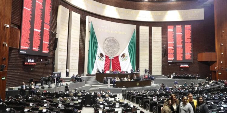 Diputados aprueban reforma de vacaciones; mantienen los 12 días continuos