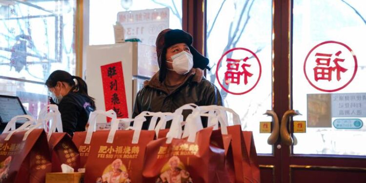 Fin de ‘COVID Cero’ en China: Prevén 2.1 millones de muertes y 5.6 millones de casos al día