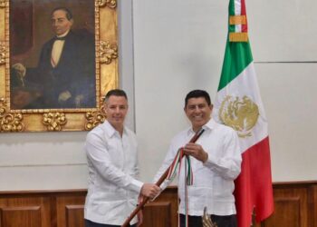 AMH y SJC firman Acta de Entrega Recepción del Gobierno del Estado en un ambiente de respeto y transparencia