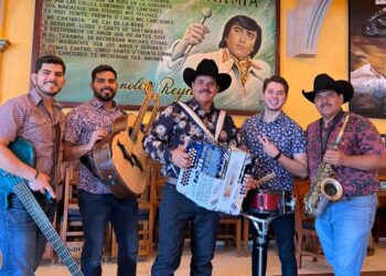 CONJUNTO AMANECER GRABA “LA TRAIDORA” A DUETO CON LOS RIELEROS DEL NORTE