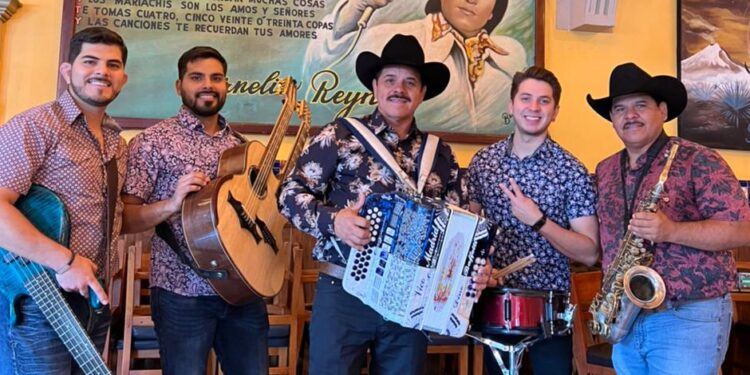 CONJUNTO AMANECER GRABA “LA TRAIDORA” A DUETO CON LOS RIELEROS DEL NORTE