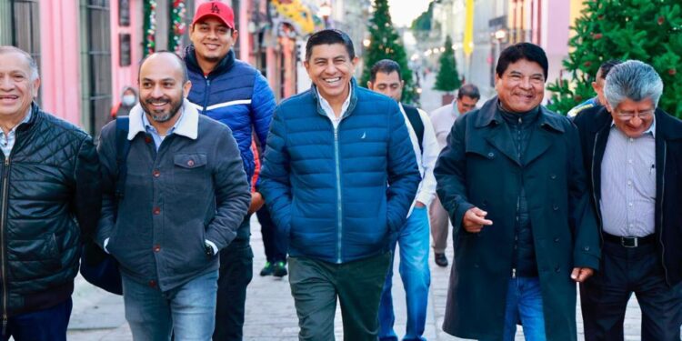 Recorre Salomón Jara el Zócalo y la Alameda que presentan un nuevo rostro tras su recuperación
