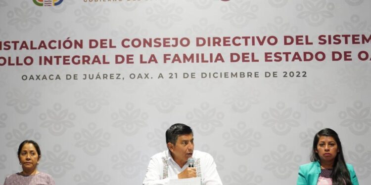 Instala Salomón Jara el Consejo Directivo del DIF estatal; va por la transformación de esta noble institución