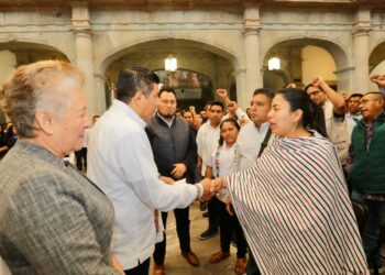 Llama Salomón Jara Cruz a la Sección 22 a trabajar conjuntamente por la trasformación de la educación de Oaxaca